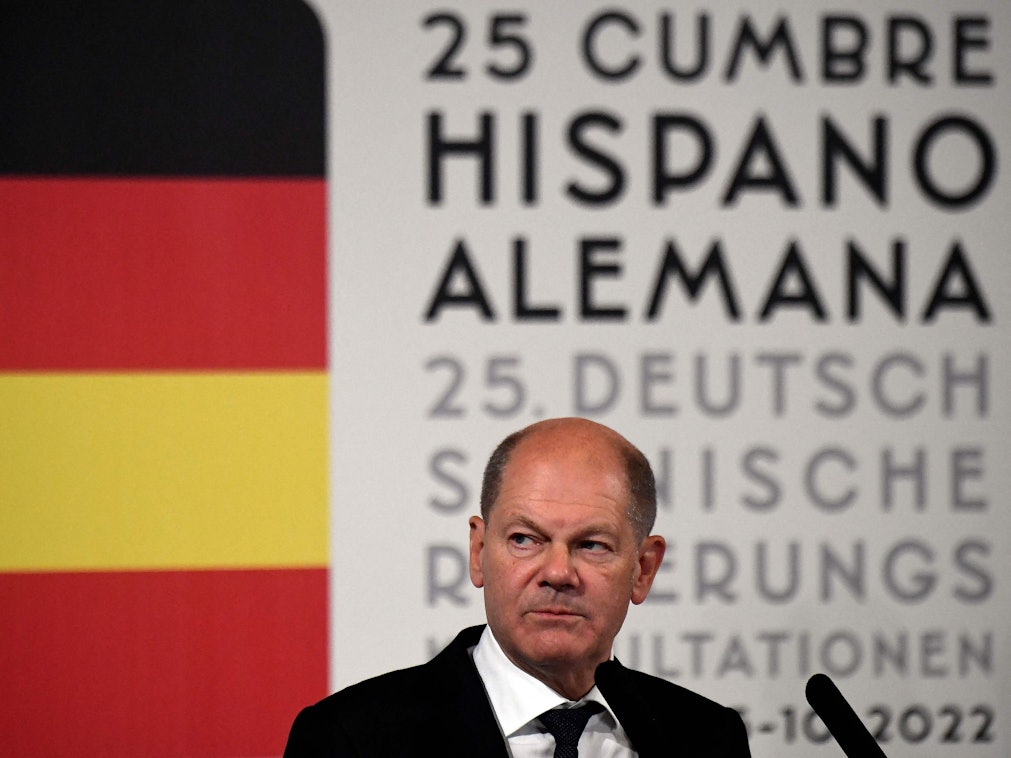 Bundeskanzler Olaf Scholz auf einer Pressekonferenz am 5. Oktober 2022 im Rahmen seines Besuchs in Spanien