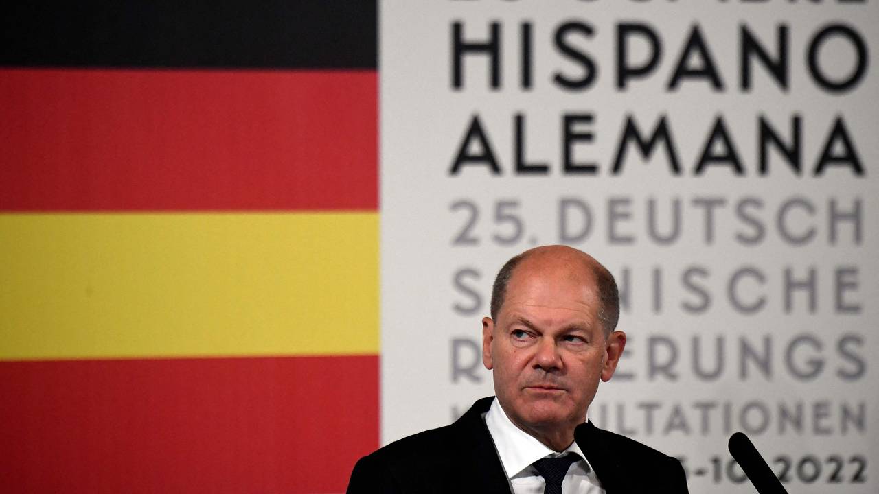Bundeskanzler Olaf Scholz auf einer Pressekonferenz am 5. Oktober 2022 im Rahmen seines Besuchs in Spanien