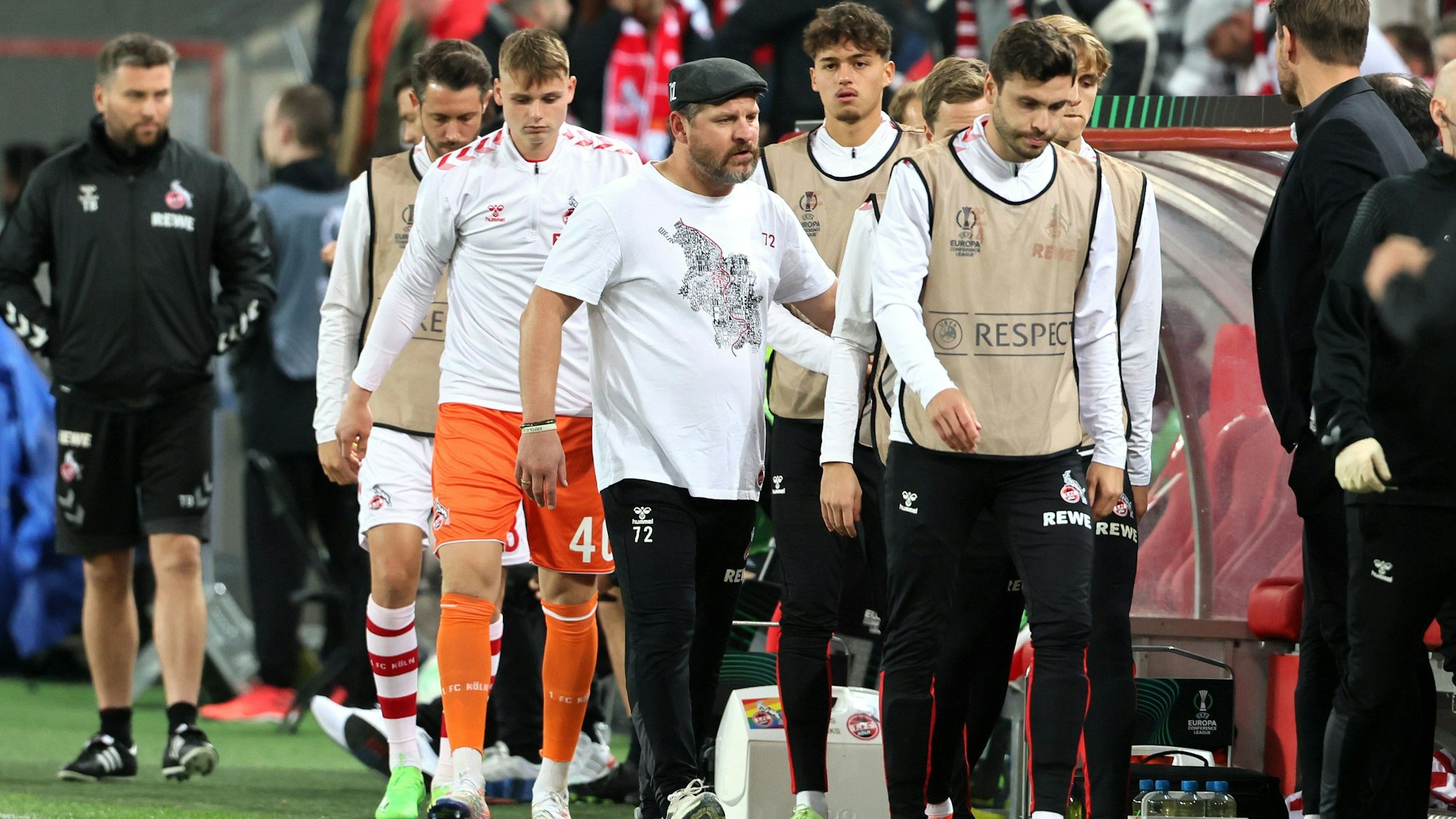FC-Kapitän Jonas Hector (r.) war einer der Leistungsträger, den Steffen Baumgart am Donnerstag (6. Oktober 2022) gegen Partizan Belgrad zunächst auf der Bank ließ.