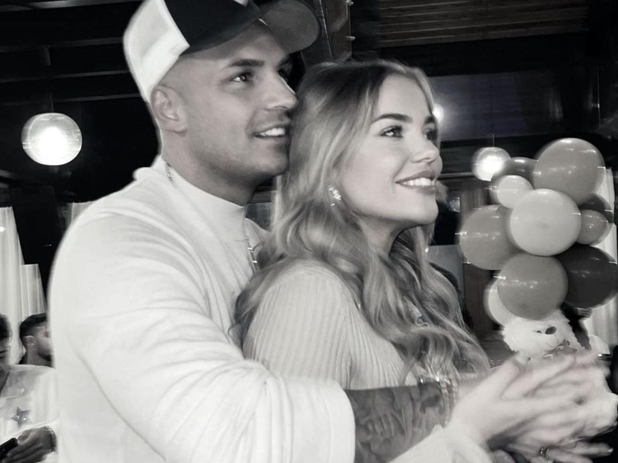 Laura Maria Rypa (r.) und Pietro Lombardi (l.) auf einem Instagram-Foto, welches bei ihrer Babyparty aufgenommen wurde.