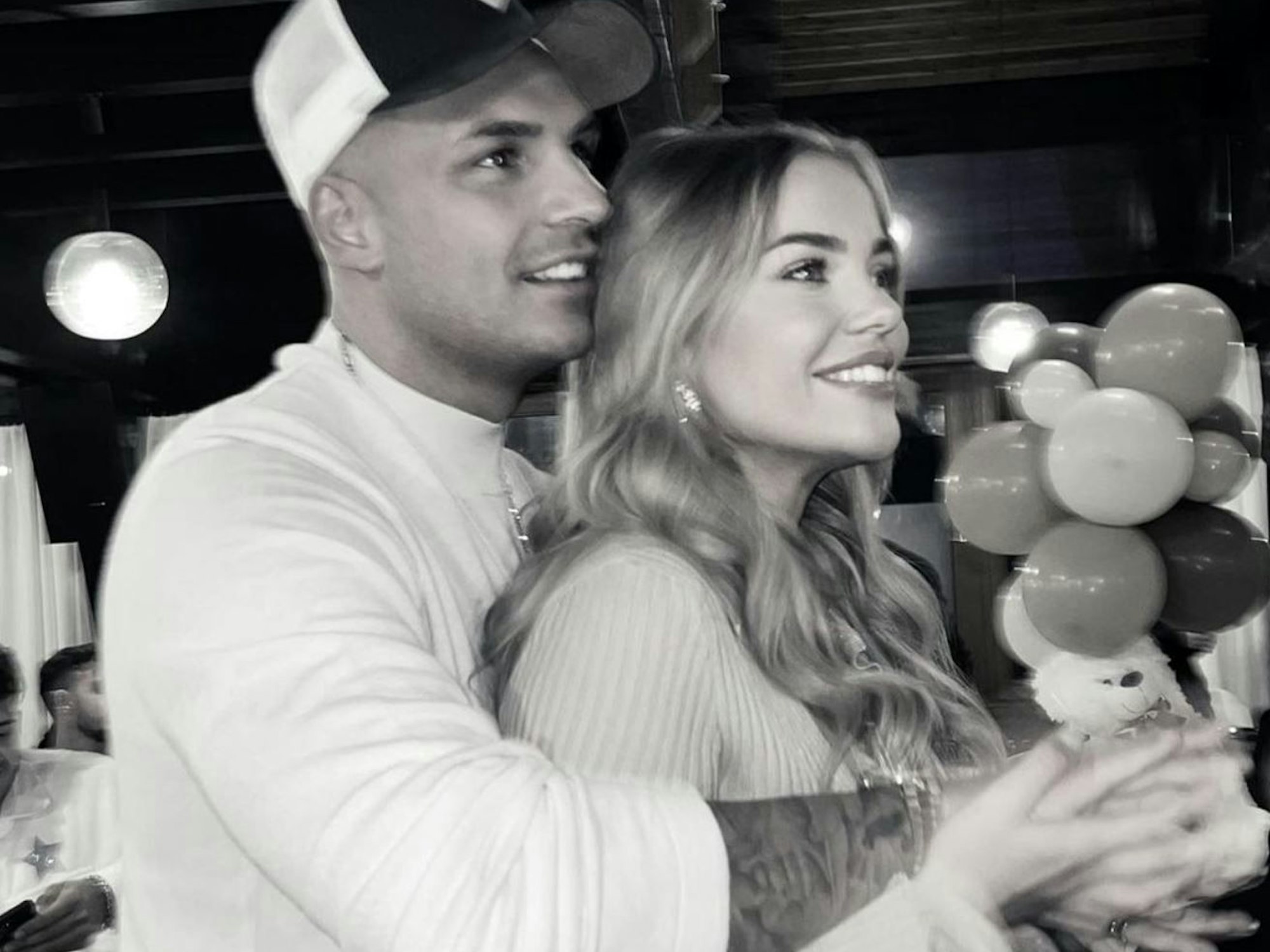 Laura Maria Rypa (r.) und Pietro Lombardi (l.) auf einem Instagram-Foto, welches bei ihrer Babyparty aufgenommen wurde.