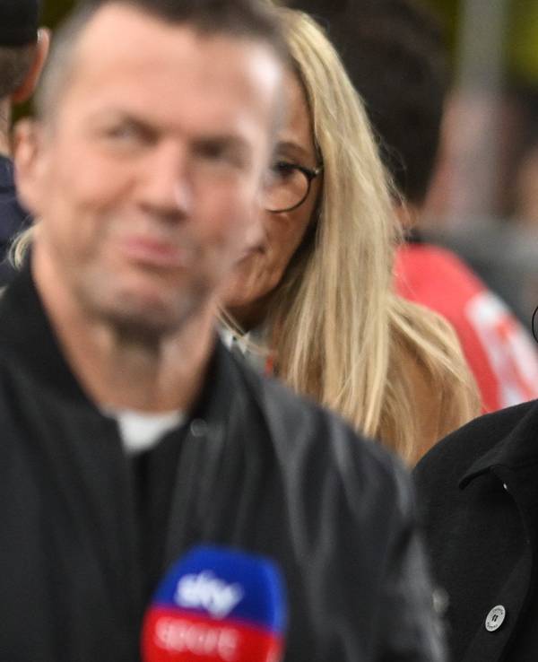 Bundestrainer Hansi Flick vor dem Spiel.