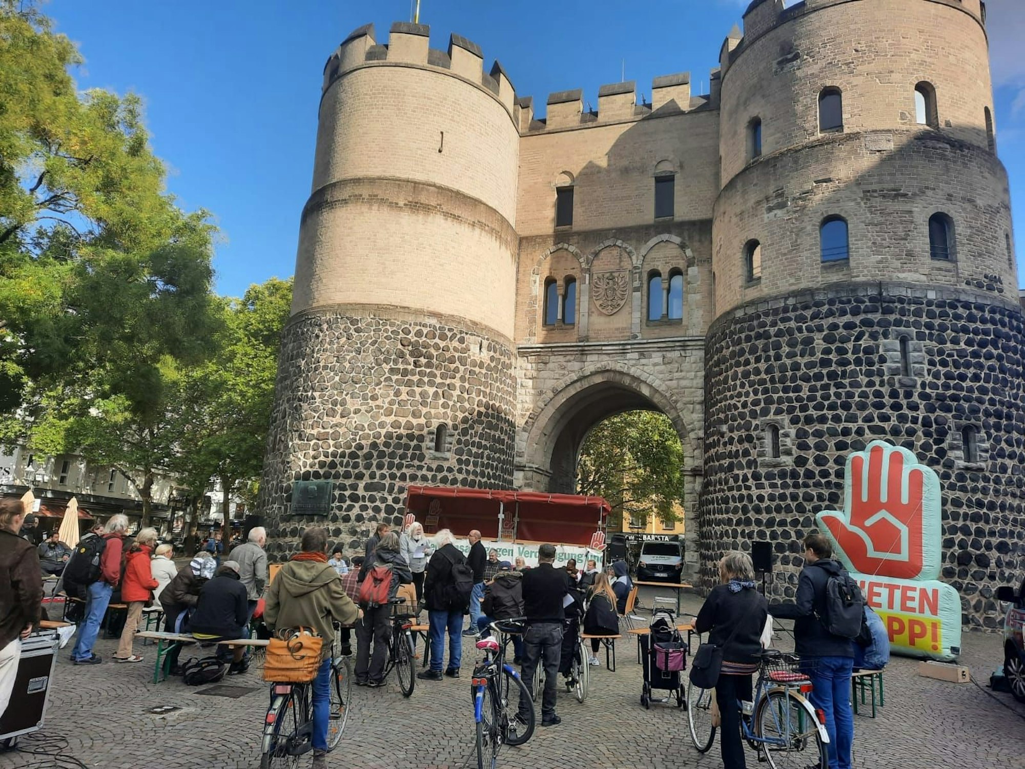 Demo am 8. Oktober 2022 gegen die Erhöhung von Mietpreisen-