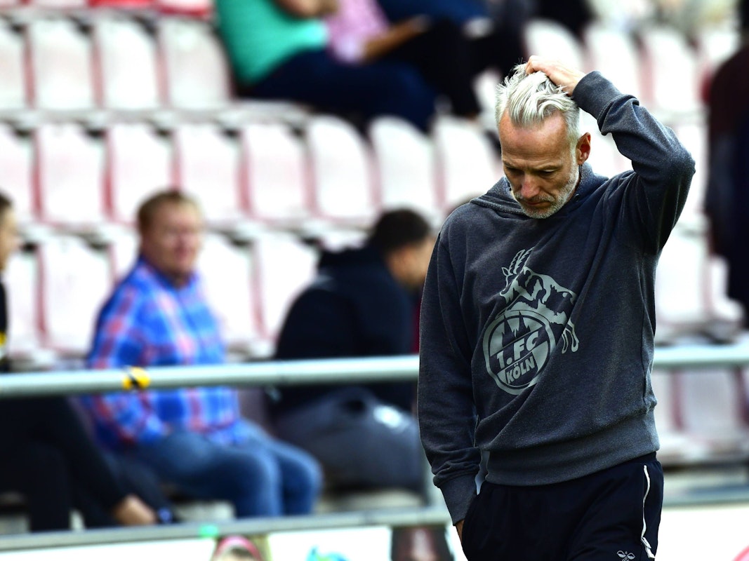 U21-Trainer Mark Zimmermann beim Spiel des 1. FC Köln gegen den Wuppertaler SV am 11. September 2022.