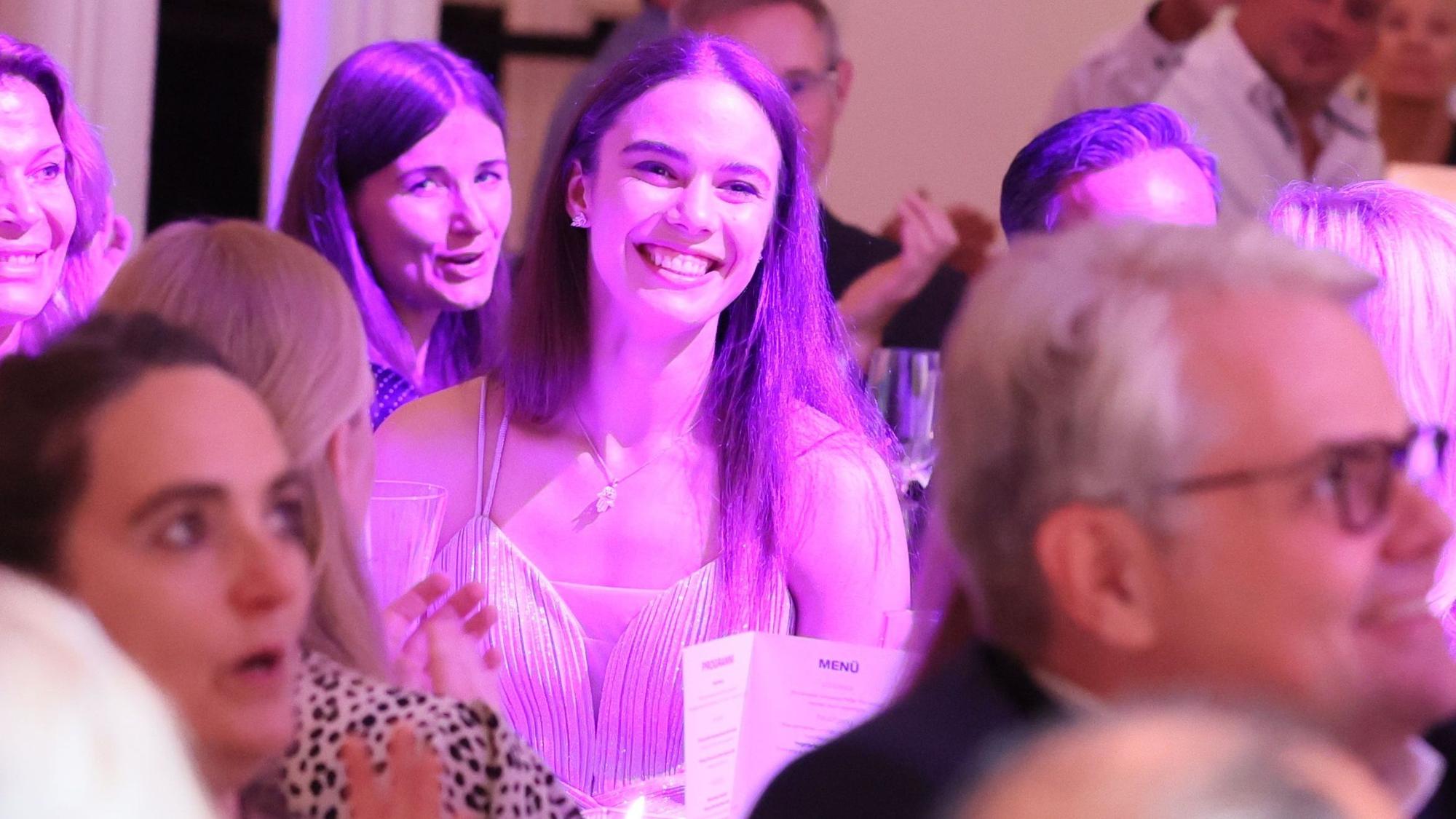 Kölsche Sportnacht 2022 in der Flora Köln, Nachwuchssportlerin des Jahres, Steffi von Berge,