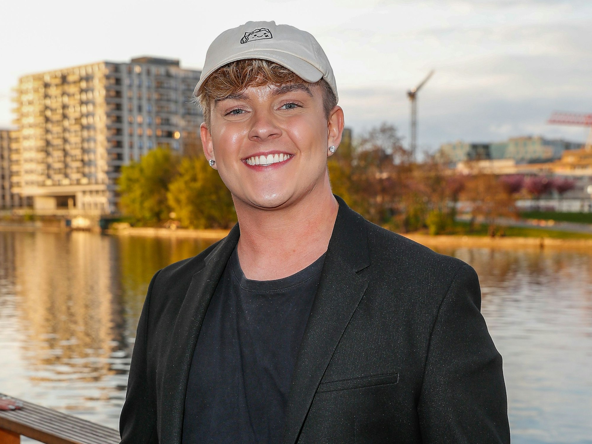 Twenty4tim kommt zu dem TikTok ForYou Fest im Spindler & Klatt.