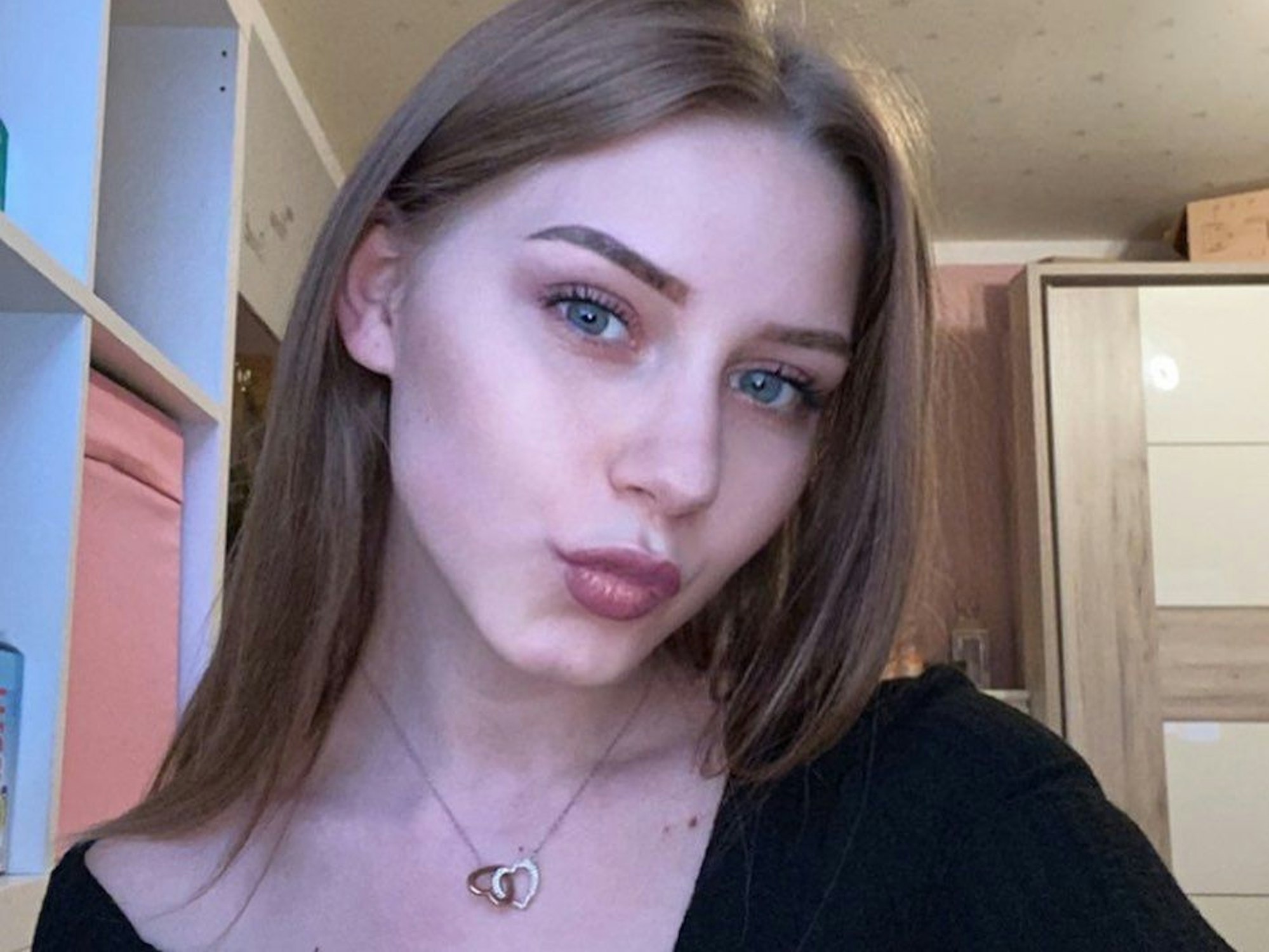 Loredana Wollny, hier auf einem Instagram-Selfie von Juni 2022, zeigt ihren Babybauch auf Instagram und erntet dafür viele negative Kommentare.