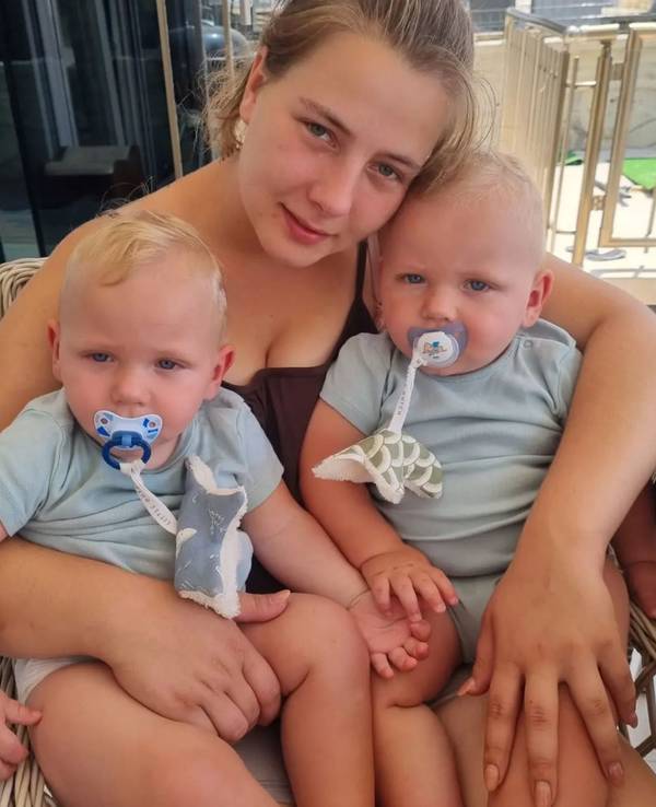 Instagram-Selfie von Sarafina Wollny und ihren beiden Jungs Emory und Casey vom 5. August 2022.