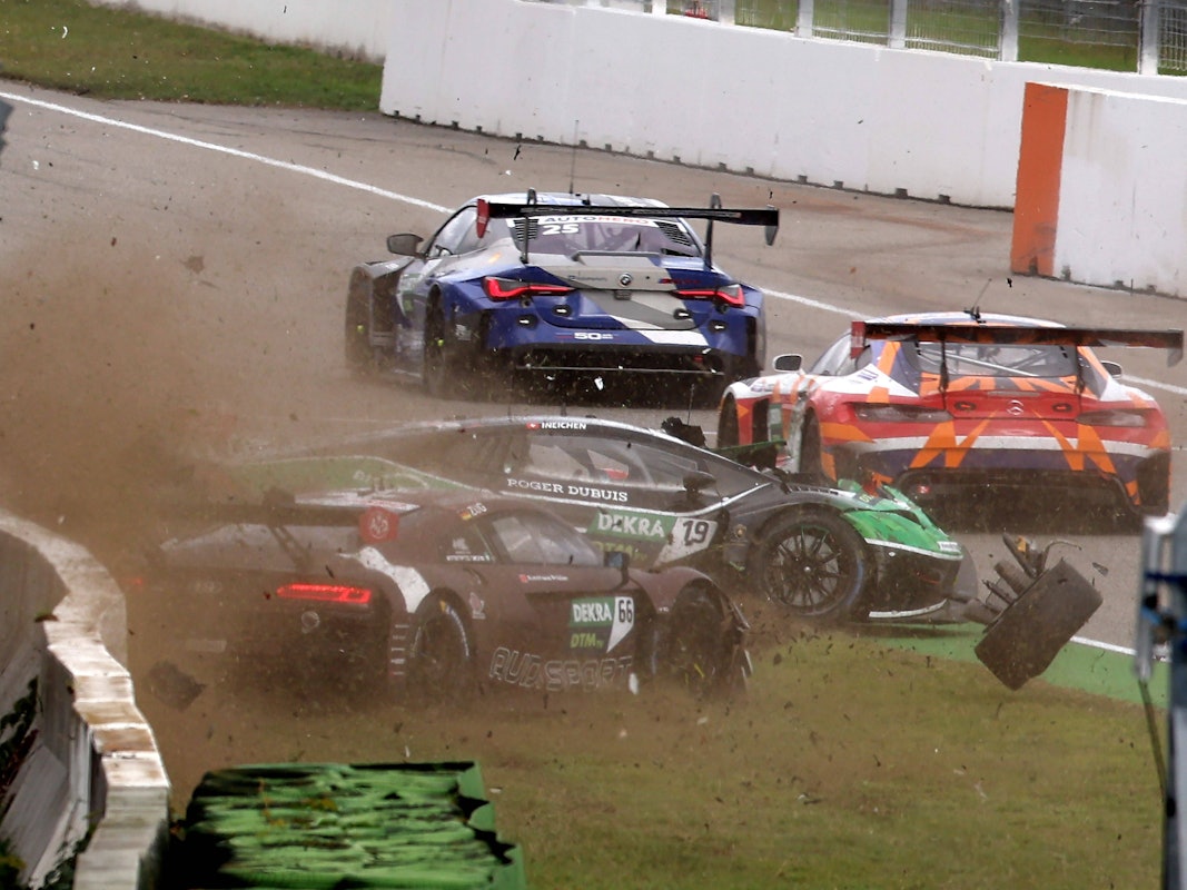 Massen-Crash beim DTM-Lauf in Hockenheim am Samstag (8. Oktober 2022)