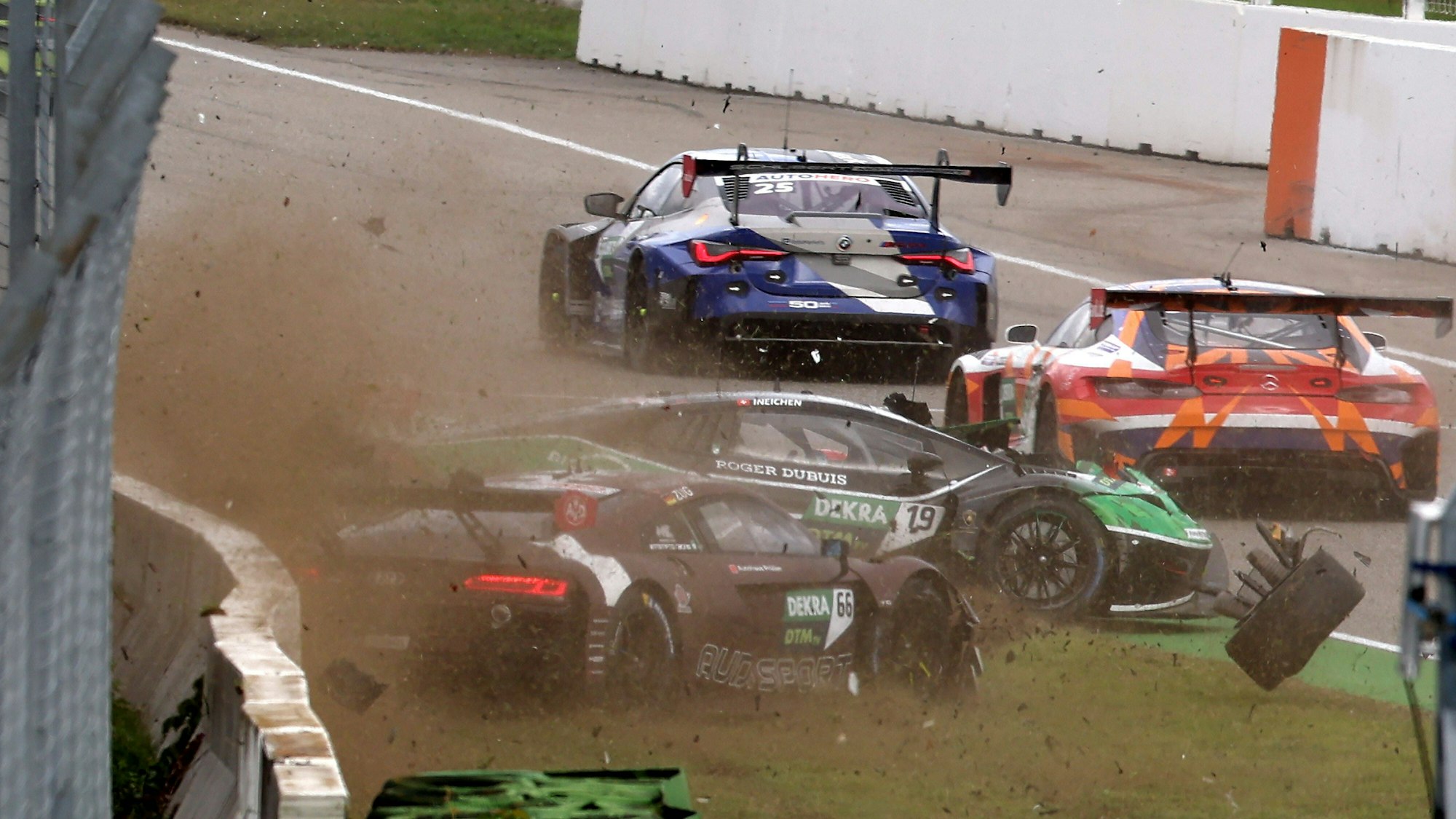 Massen-Crash beim DTM-Lauf in Hockenheim am Samstag (8. Oktober 2022)