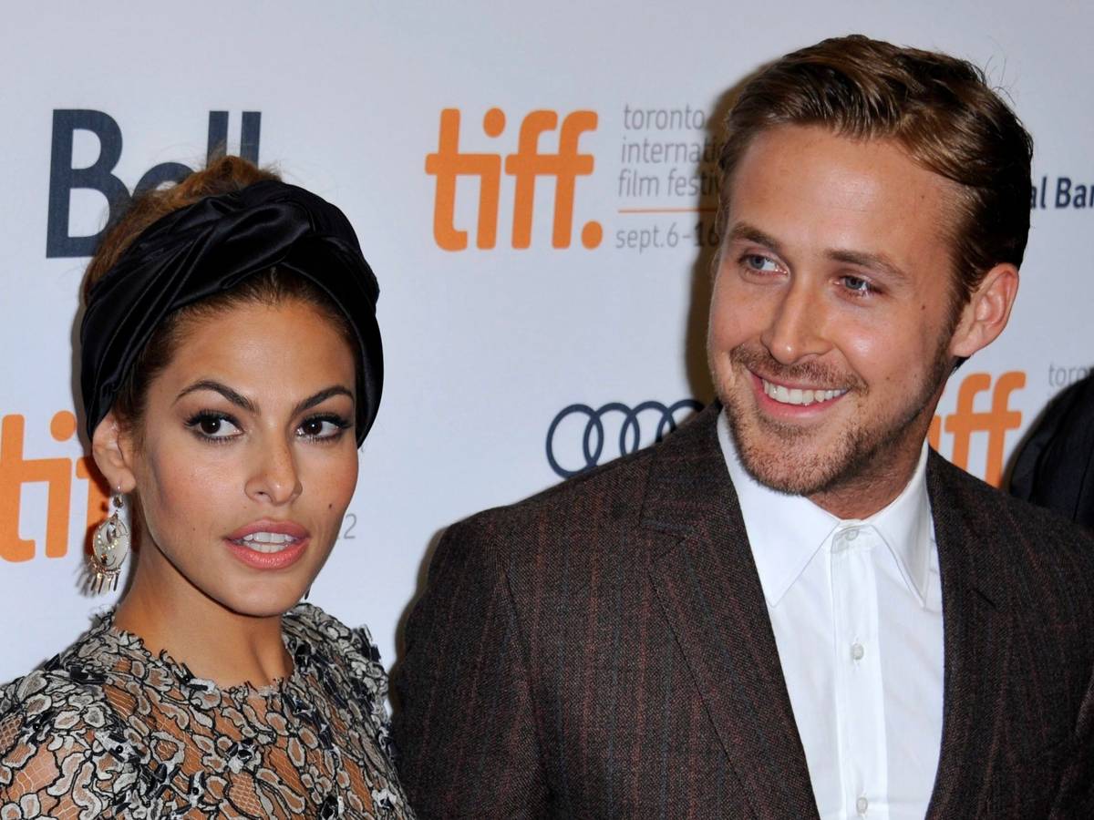 Die US-amerikanische Schauspielerin Eva Mendes und der kanadische Schauspieler Ryan Gosling kommen zum 37. Toronto International Filmfestival.