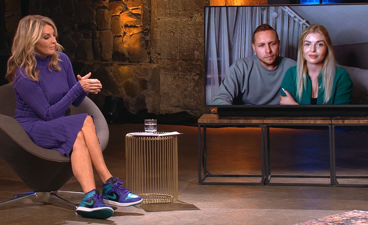 „Sommerhaus der Stars“-Sieger Patrick musste sich beim „großen Wiedersehen“ am 9. Oktober viel Kritik gefallen lassen – auch von Moderatorin Frauke Ludowig.