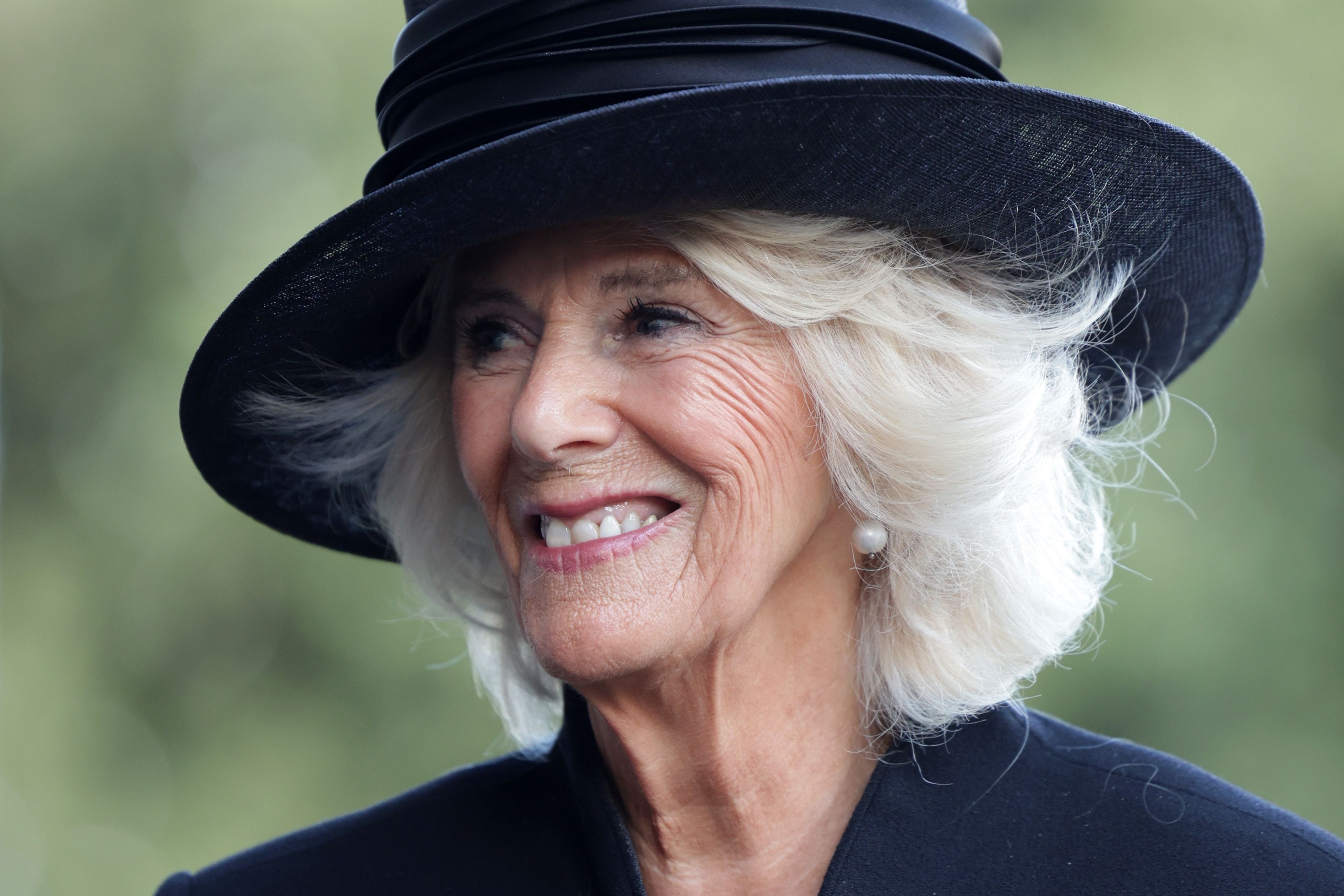 Königsgemahlin Camilla, hier bei einer Wohltätigkeitsorganisation im Cardiff Castle im September 2022, ist mit einem Hollywood-Star verwandt.