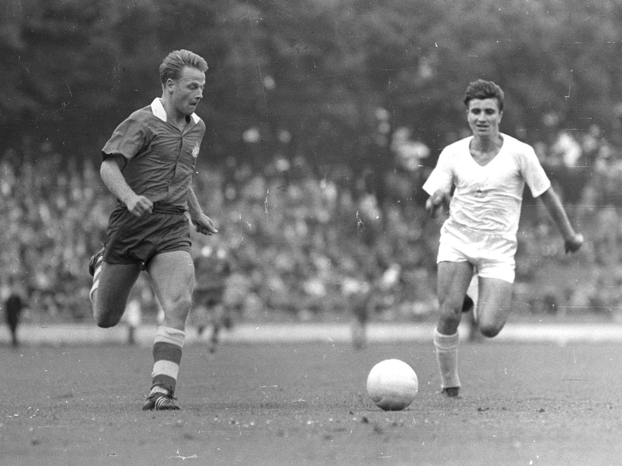 Karl-Heinz Thielen im Dribbling.