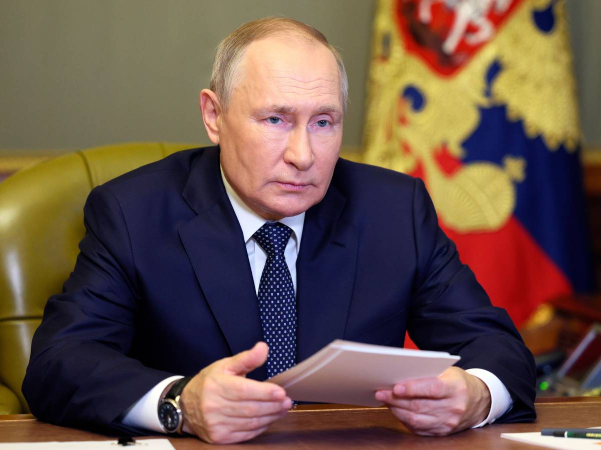 Wladimir Putin, Präsident von Russland, nimmt in St. Petersburg an einem Treffen mit neu gewählten Regionalchefs per Videokonferenz teil.