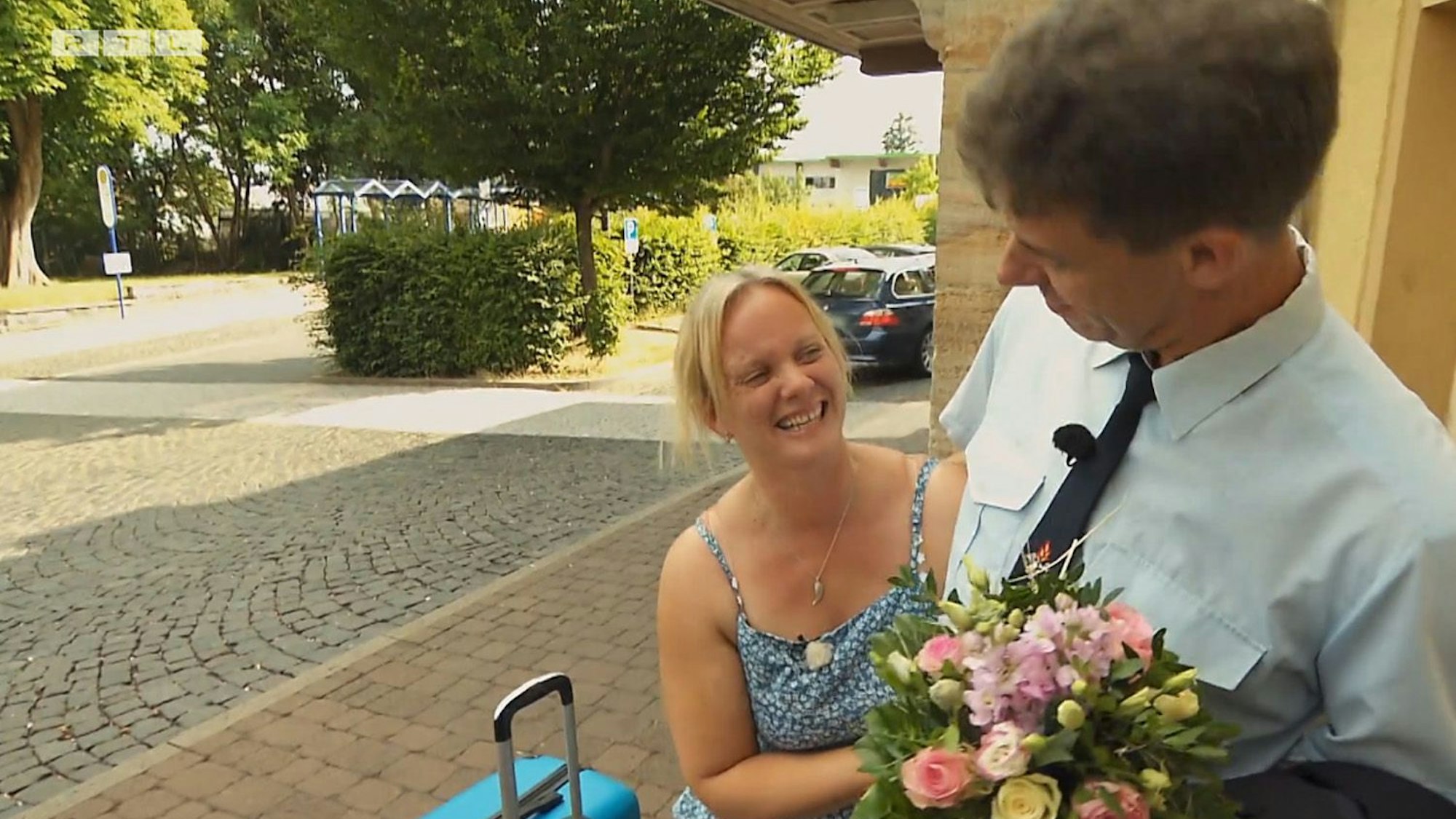 Patricia freut sich, ihren Bauern Jörg wiederzusehen.