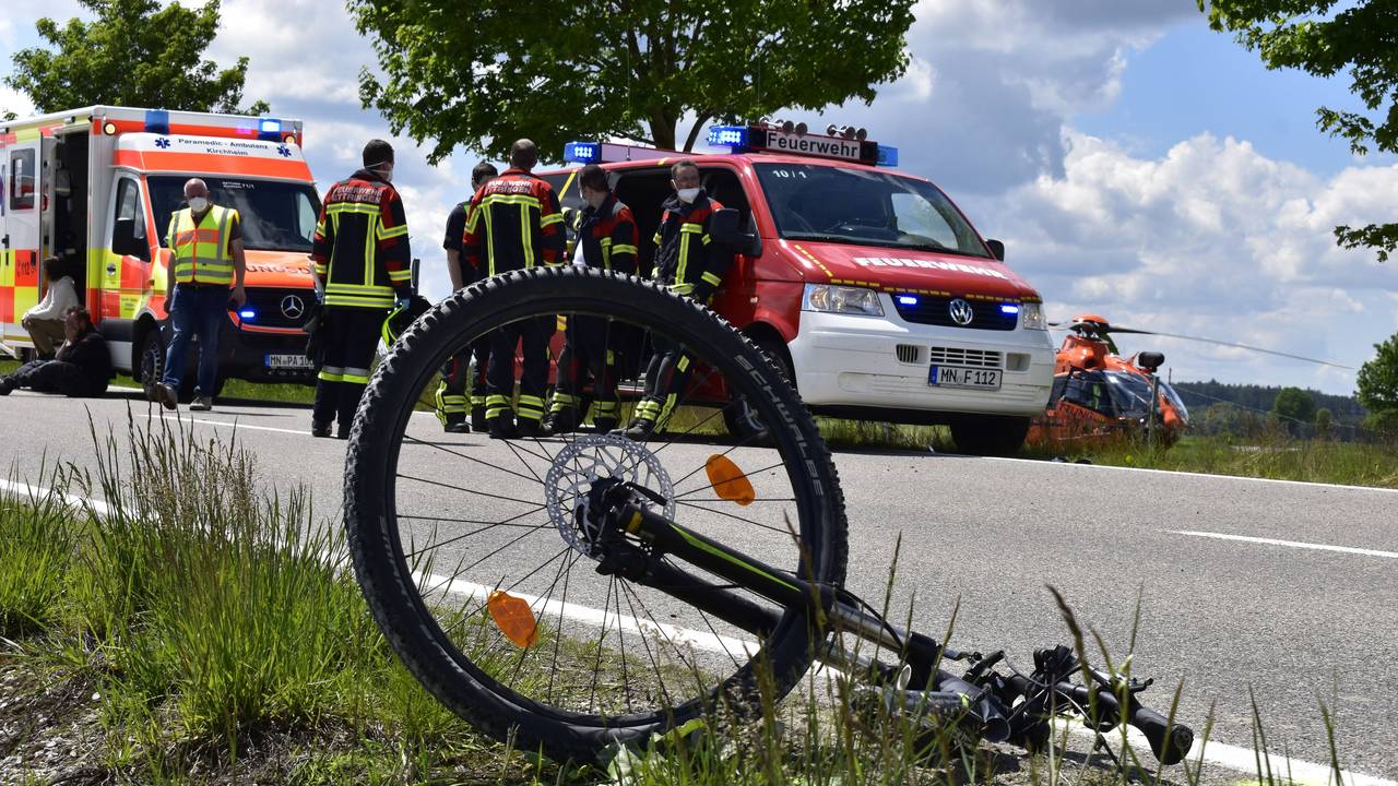 Der Radfahrer erlag noch am Unfallort seinen schweren Verletzungen. Unser Foto zeigt einen anderen Unfall.