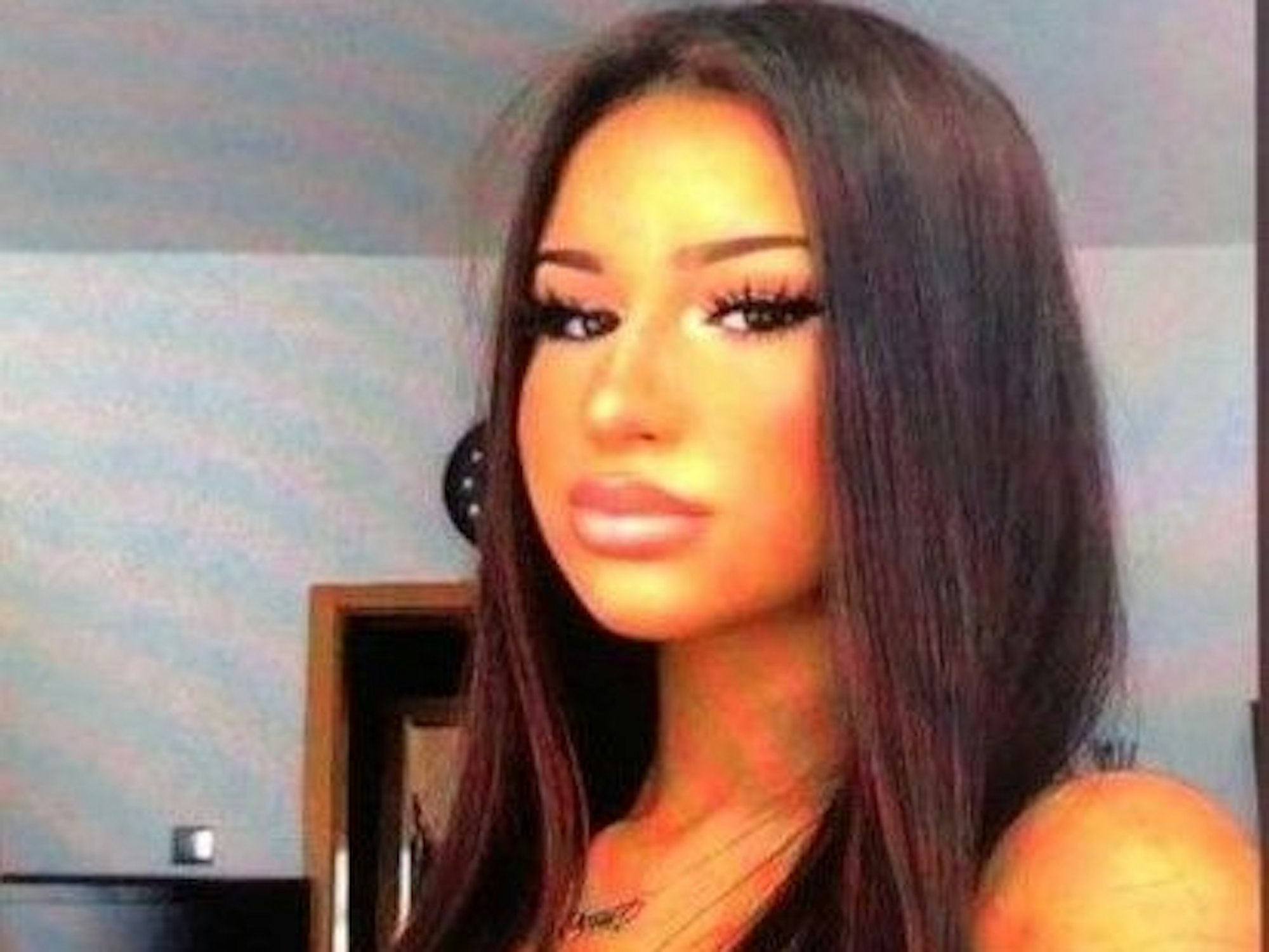 Nach diesem Mädchen sucht die Polizei. Wer hat die 14-Jährige gesehen?