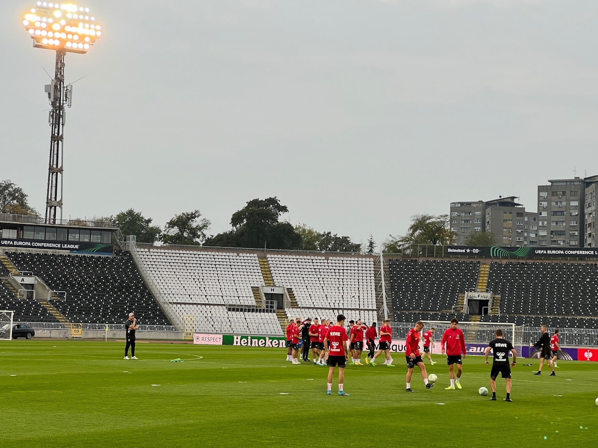 Abschlusstraining des 1. FC Köln im Stadion von Partizan Belgrad.