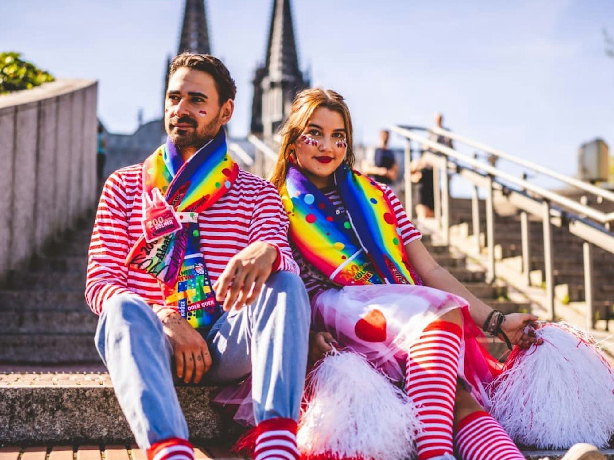 Präsentation neuer Mottoschal für Köln für Session 2022/23