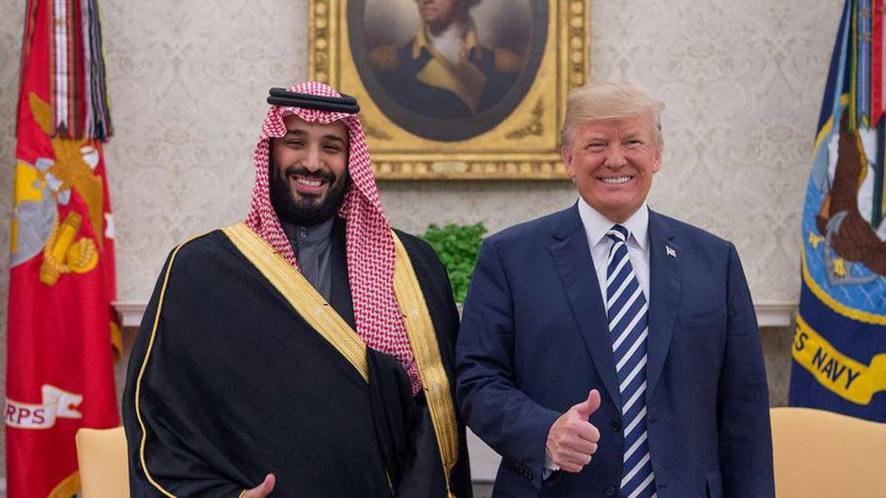 US-Präsident Donald Trump (r) empfängt den saudischen Kronprinzen Mohammed bin Salman im Weißen Haus.