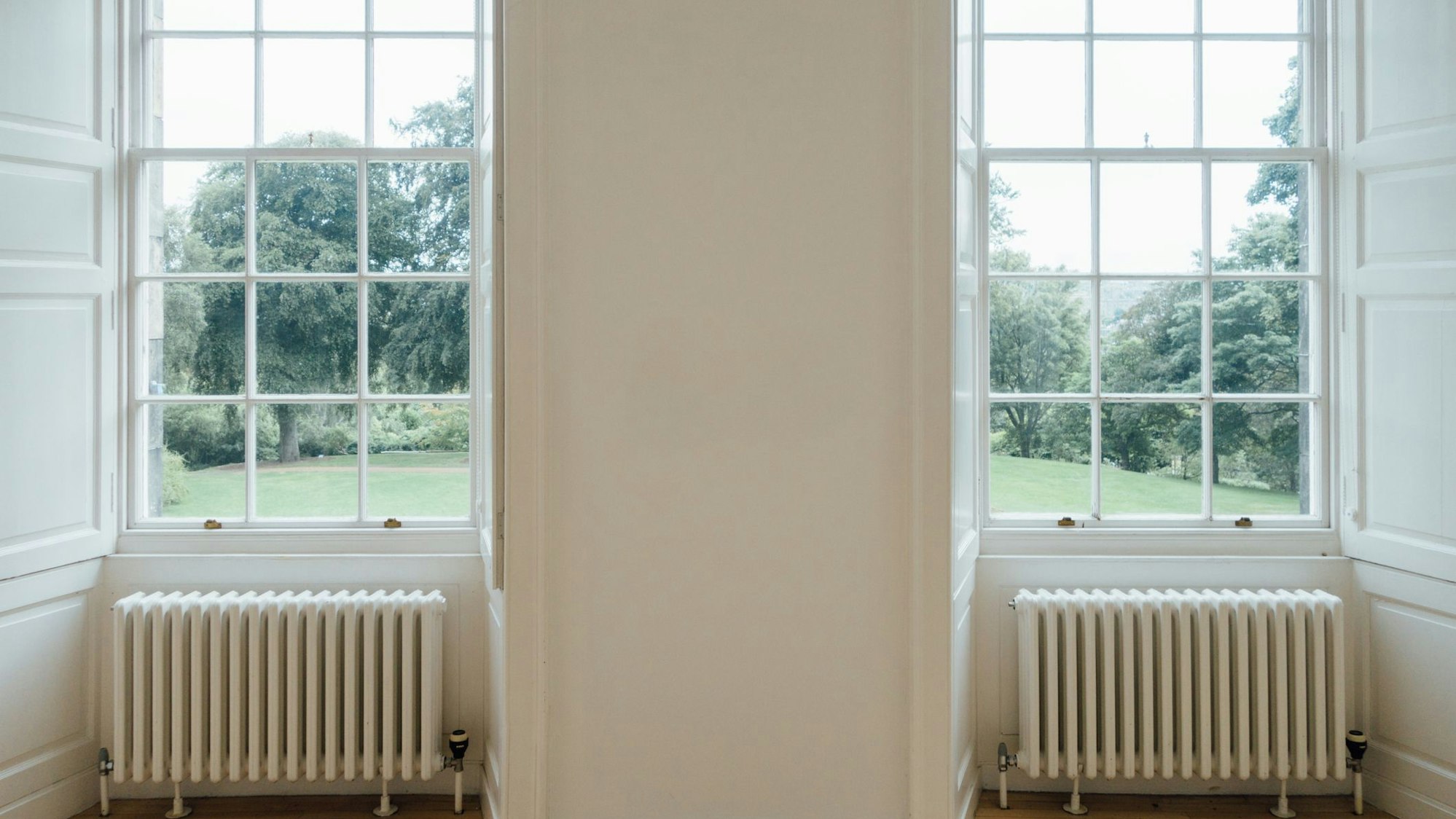 Heizkörpernischen dämmen und Geld sparen? Mit der richtigen Methode soll das möglich sein.