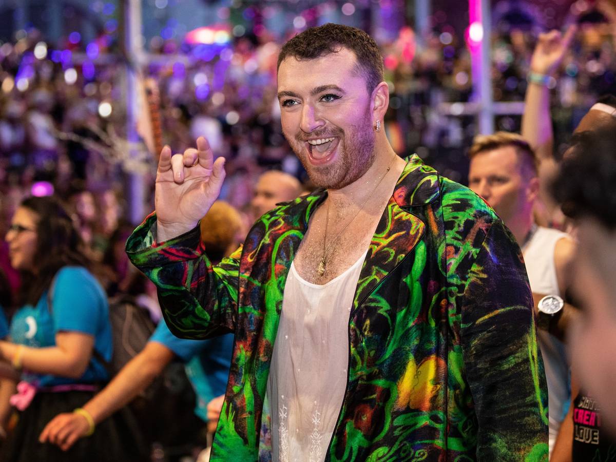 Sam Smith, Sänger aus Großbritannien, nimmt an der Parade des 42. Sydney Gay and Lesbian Mardi Gras teil.