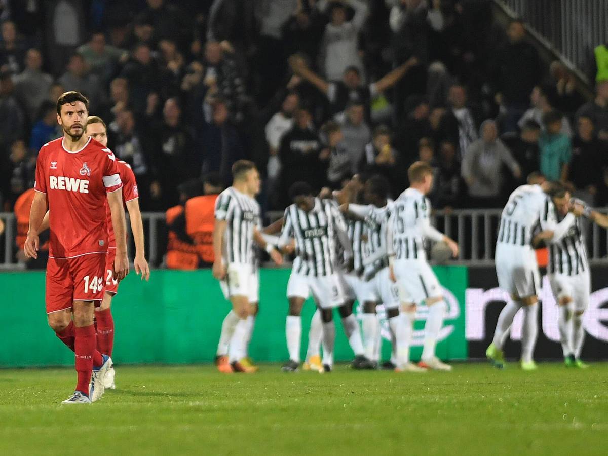 Jonas Hector enttäuscht nach 1. FC Köln-Niederlage in Belgrad.