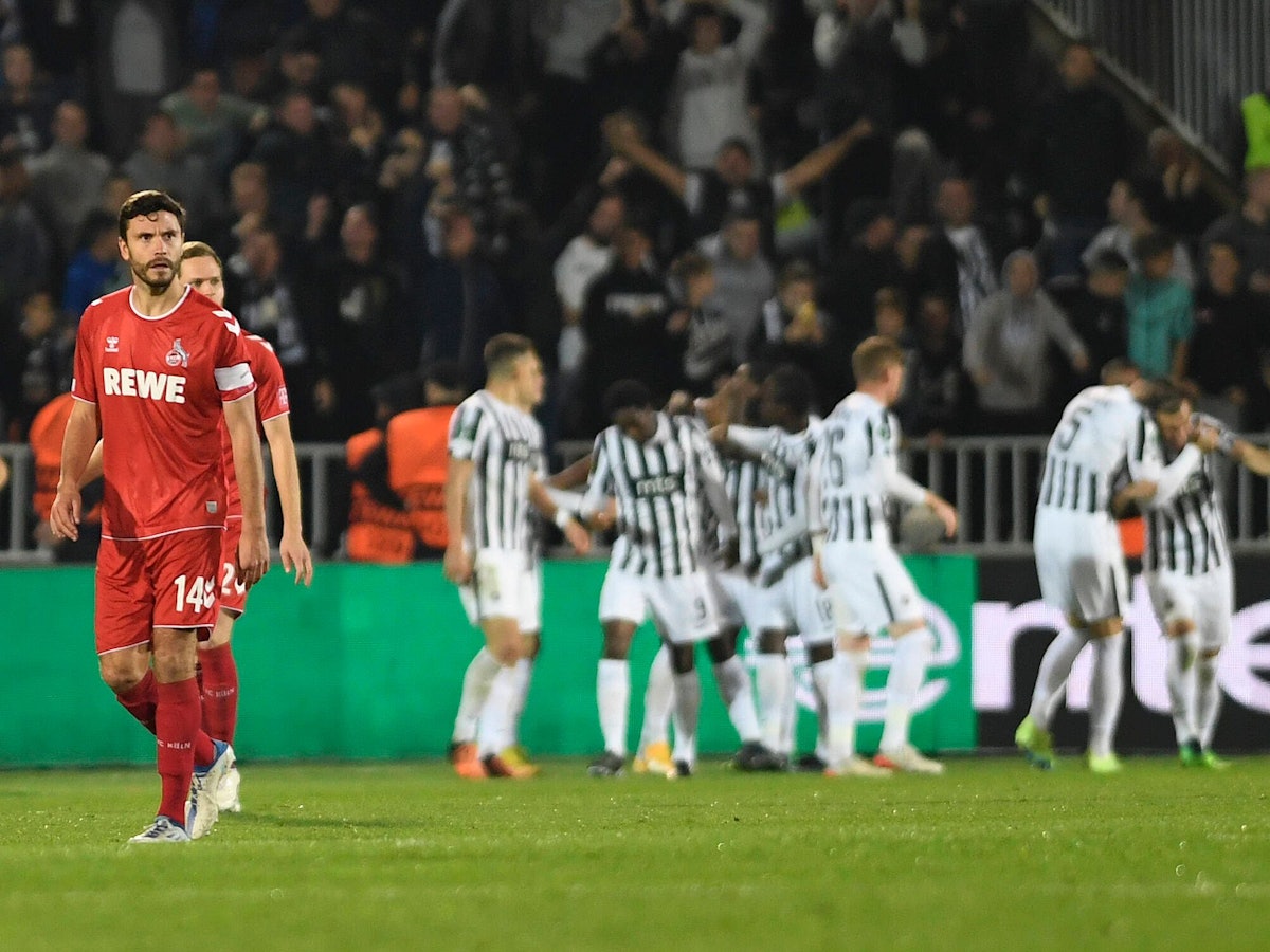 Jonas Hector enttäuscht nach 1. FC Köln-Niederlage in Belgrad.