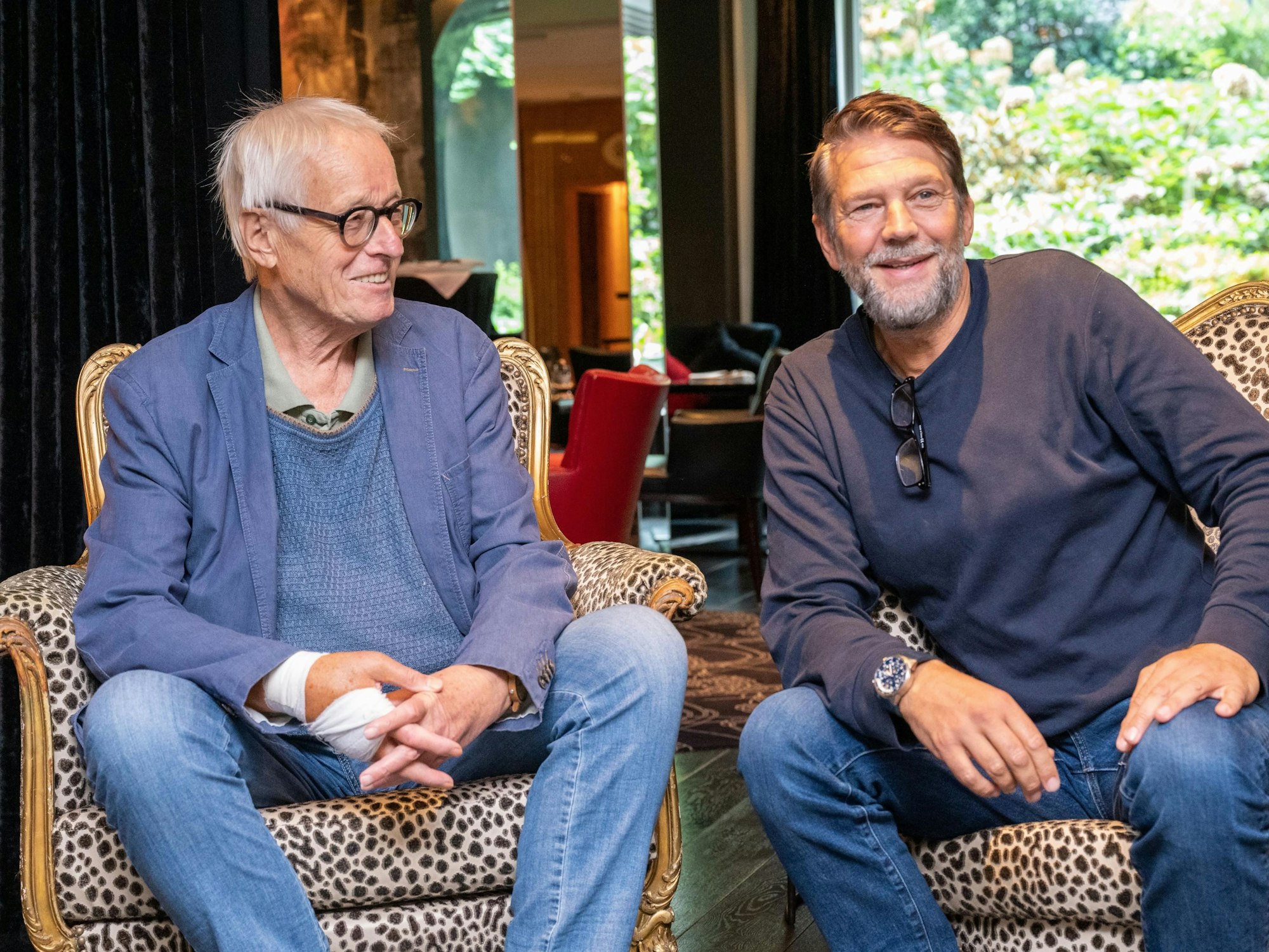 Kai Wiesinger und Horst Stellmacher (Sonntag-EXPRESS) beim Interview am 16. September 2022 im Kölner Savoy Hotel.