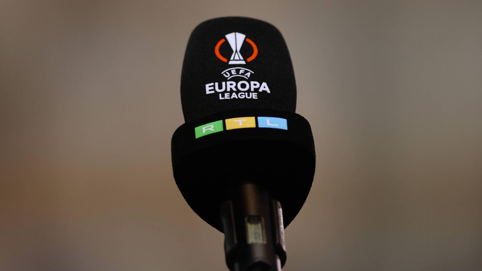 Ein Logo von RTL mit dem Sender-Logo und dem Logo der Europa League
