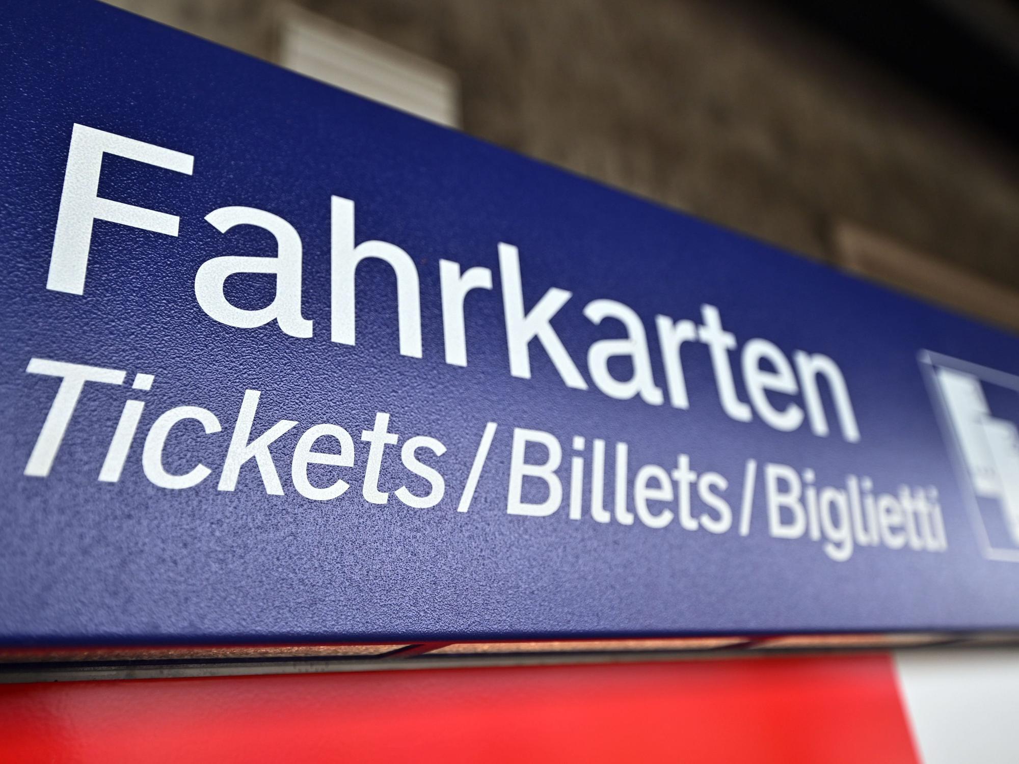 Ab wann wird es das 49-Euro-Ticket am Fahrkartenautomaten kaufen können?