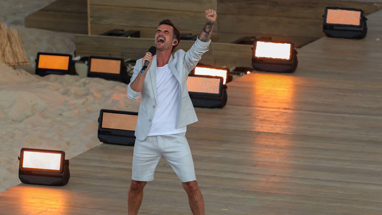 Florian Silbereisen steht während der Sendung „Die große Schlagerstrandparty 2022“ im Juli 2022 auf der Bühne.
