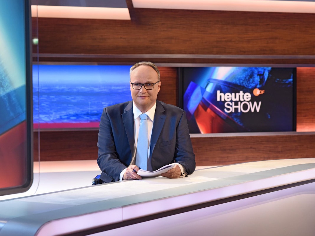 Satiriker Oliver Welke im Studio der "heute-Show".