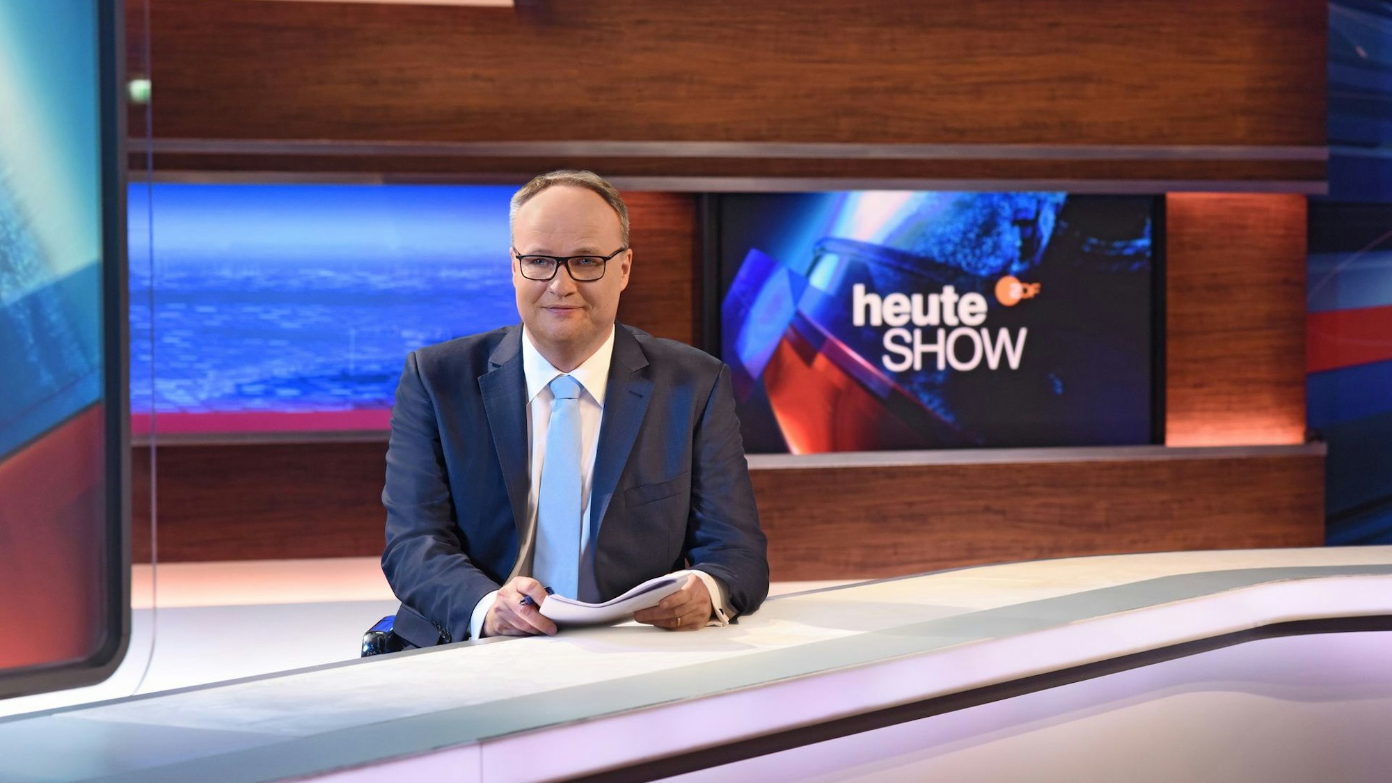 Satiriker Oliver Welke im Studio der "heute-Show".