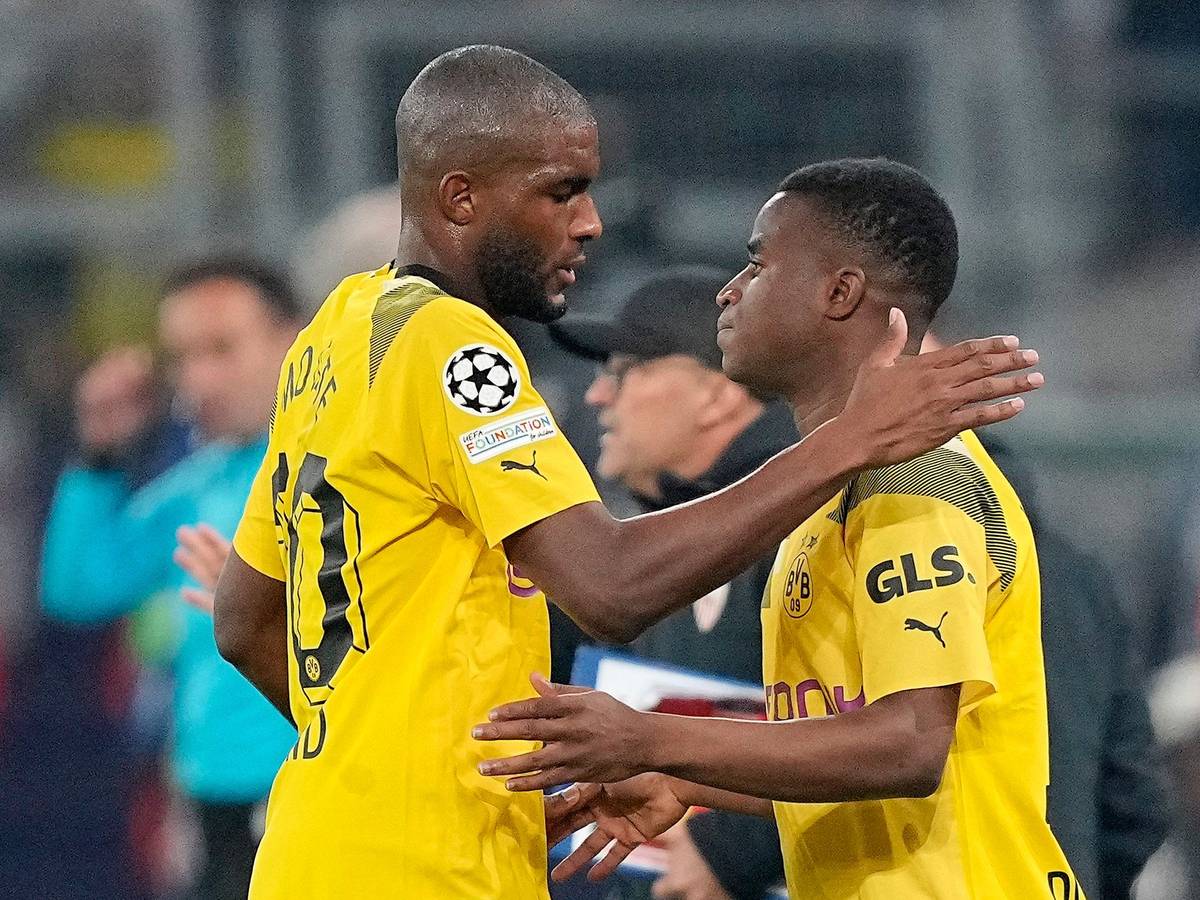 Anthony Modeste bei seiner Auswechslung im Spiel von Borussia Dortmund gegen den FC Sevilla.