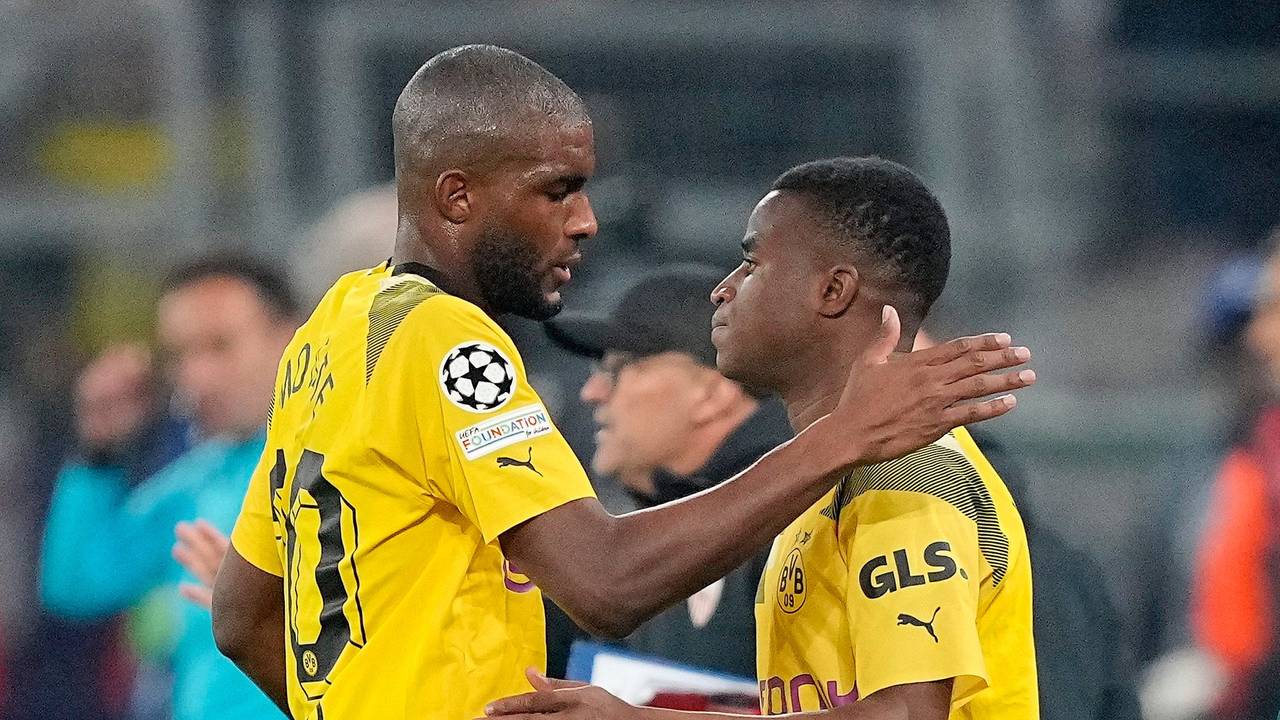 Anthony Modeste bei seiner Auswechslung im Spiel von Borussia Dortmund gegen den FC Sevilla.