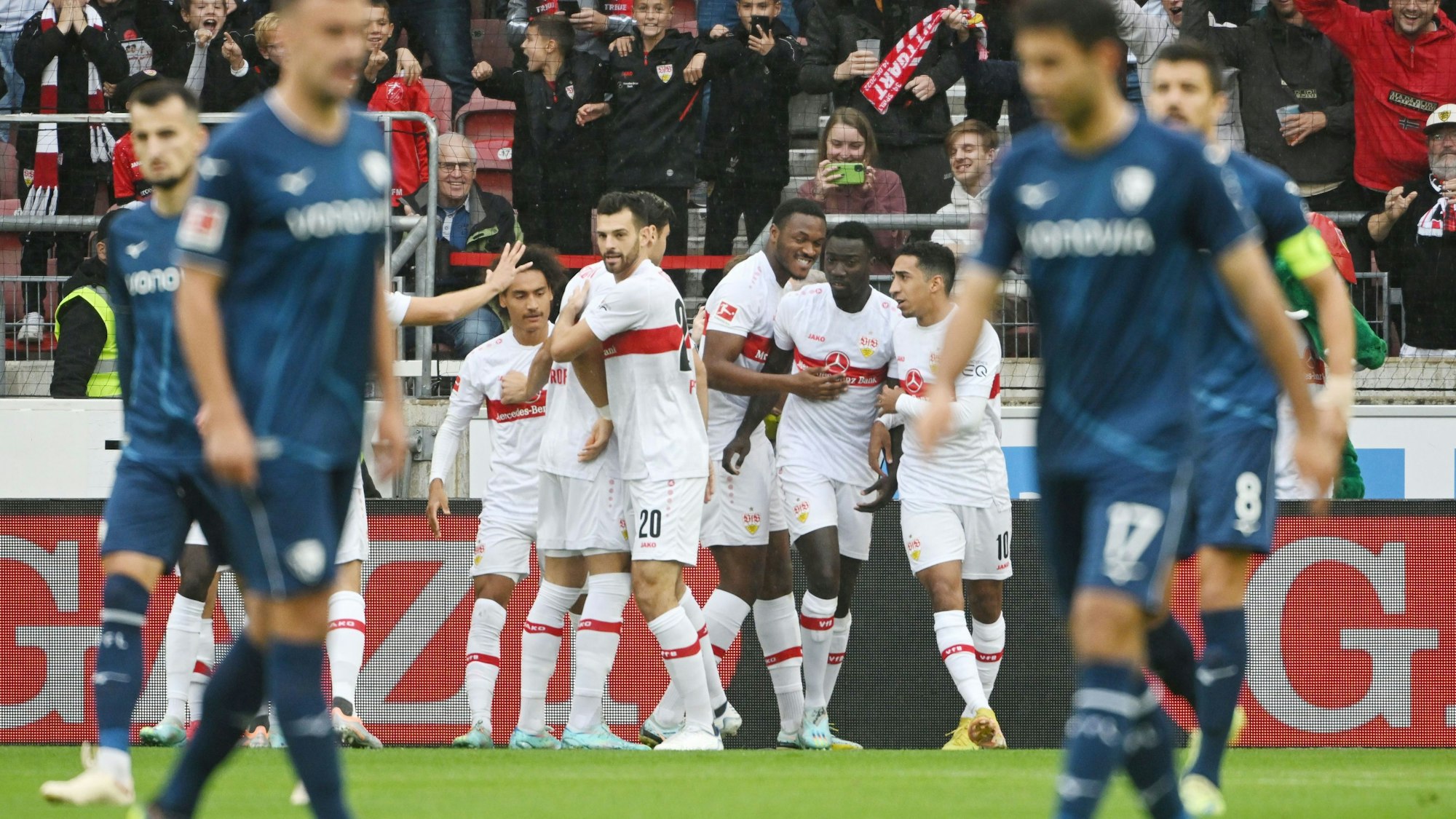 Befreiter Jubel beim VfB Stuttgart nach dem ersten Bundesliga-Saisonsieg gegen den VfL Bochum.