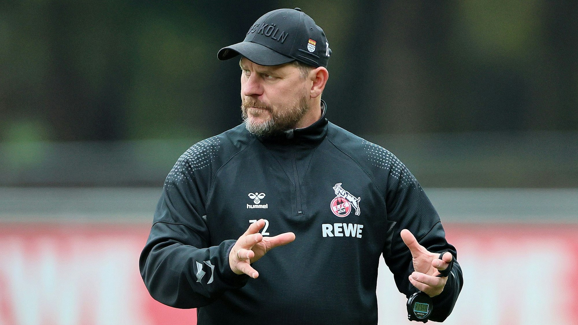 Steffen Baumgart bei der Vorbereitung auf Augsburg, am 14. Oktober 2022 am Geißbockheim