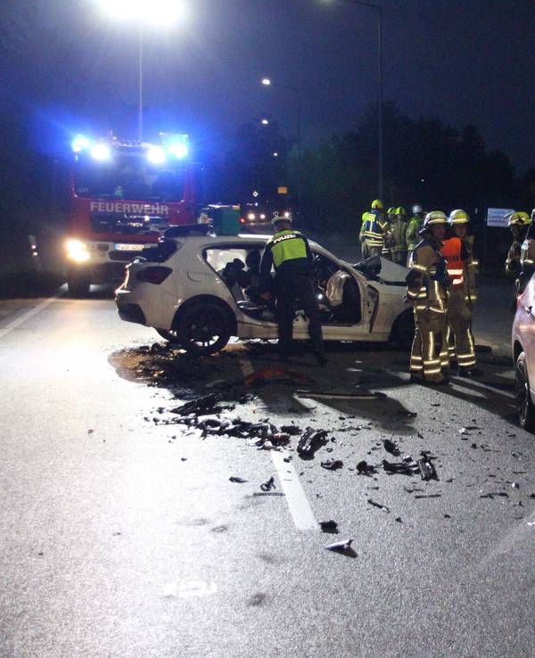 Beide Fahrer wurden nach der Kollision schwer verletzt. Unser Archivfoto zeigt einen anderen Unfall.