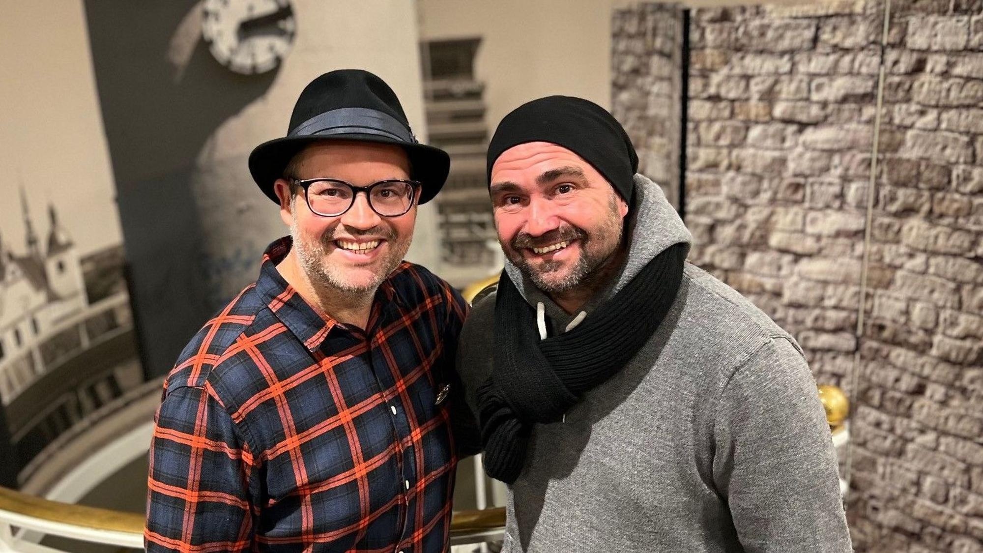 Björn Heuser (l.) und Dirk Loerper im Foyer des Kölner Lindner-Hotels.