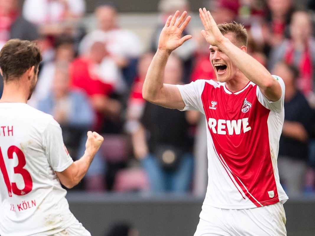 Steffen Tigges (r.) jubelte am Sonntag (16. Oktober 2022) mit Mark Uth über seinen 3:2-Siegtreffer für den 1. FC Köln gegen den FC Augsburg.