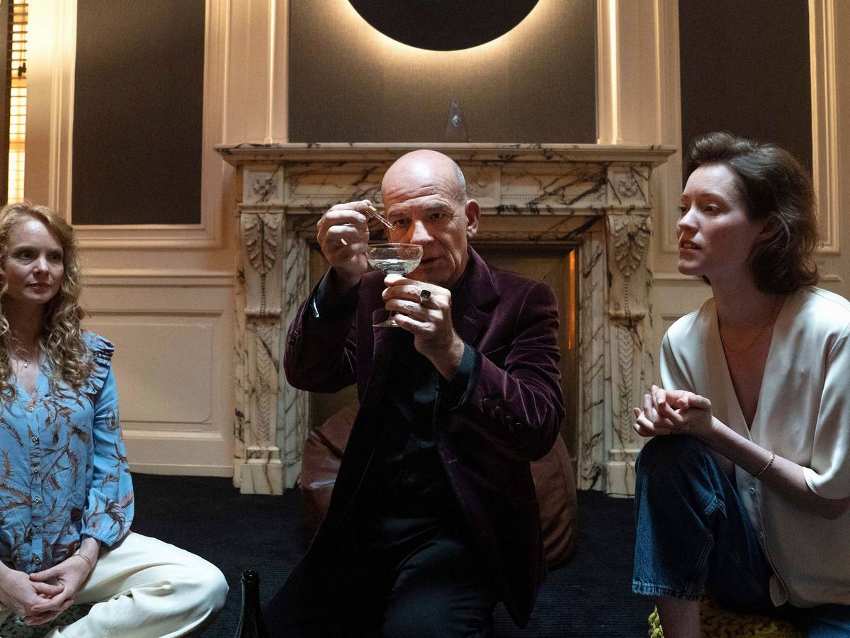 Sabine (Friederike Ott, l-r), Dr. Adrian Goser (Martin Wuttke) und Amina (Anabel Möbius) in einer Szene aus «Tatort: Leben Tod Ekstase» (undatiert).