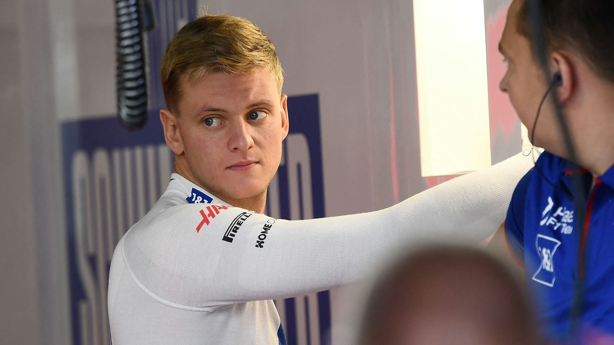 Mick Schumacher am 8. Oktober 2022 beim Renn-Wochenende der Formel 1 in Suzuka in der Haas-Box