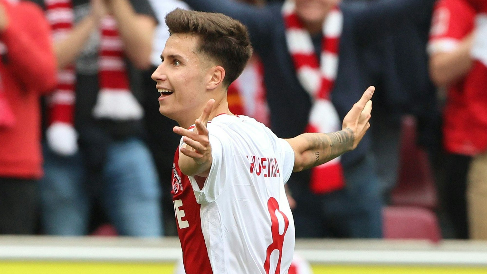 Denis Huseinbasic jubelt über sein Tor