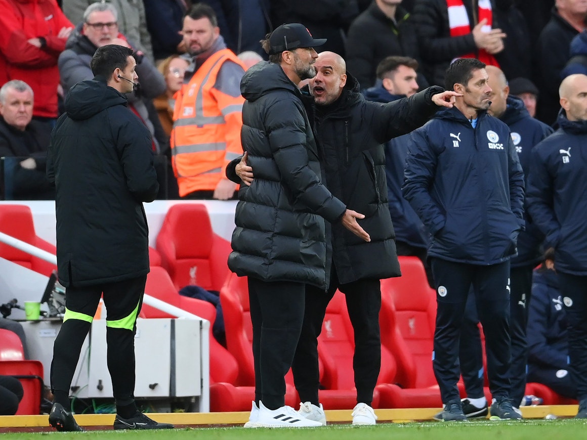 Im Gipfel der Premier League zwischen dem FC Liverpool und Manchester City gab es Redebedarf bei Jürgen Klopp und Pep Guardiola.