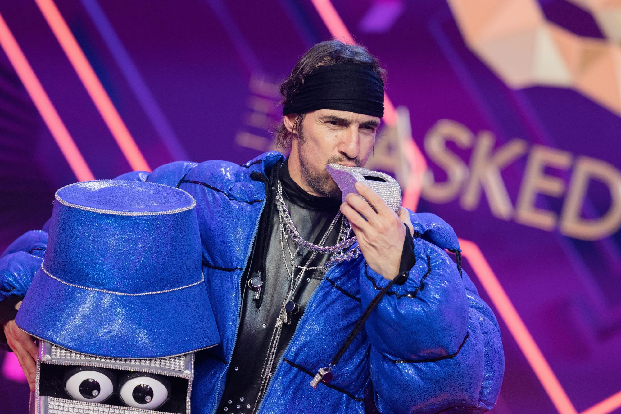 Thomas Hayo, Creative Director, steht als Figur «Die Pfeife» in der Prosieben-Show «The Masked Singer» auf der Bühne.