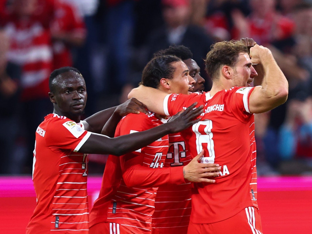 Die Stars des FC Bayern München jubeln über ein Tor in der Bundesliga gegen den SC Freiburg.