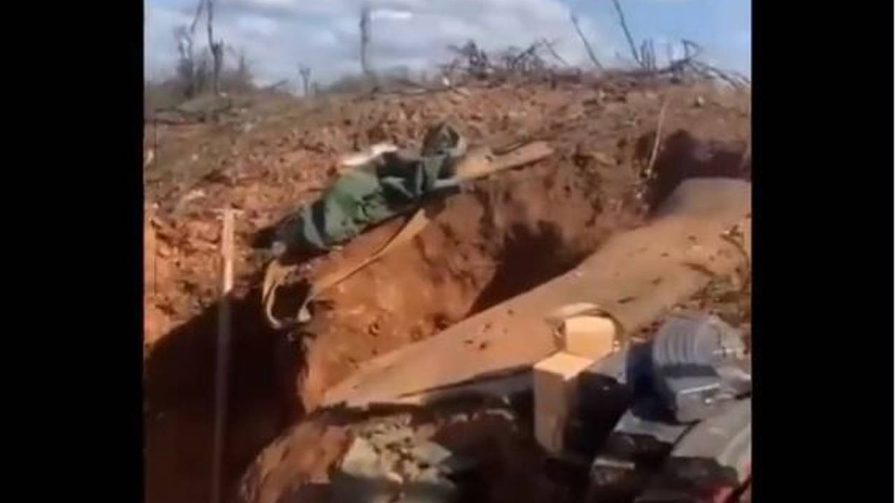 Schützengraben in der Ukraine Twitter @DefenceU