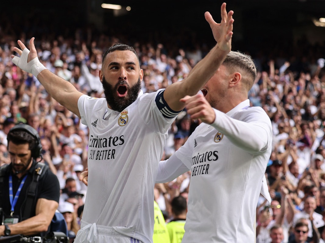 Karim Benzema jubelt über sein Tor gegen den FC Barcelona